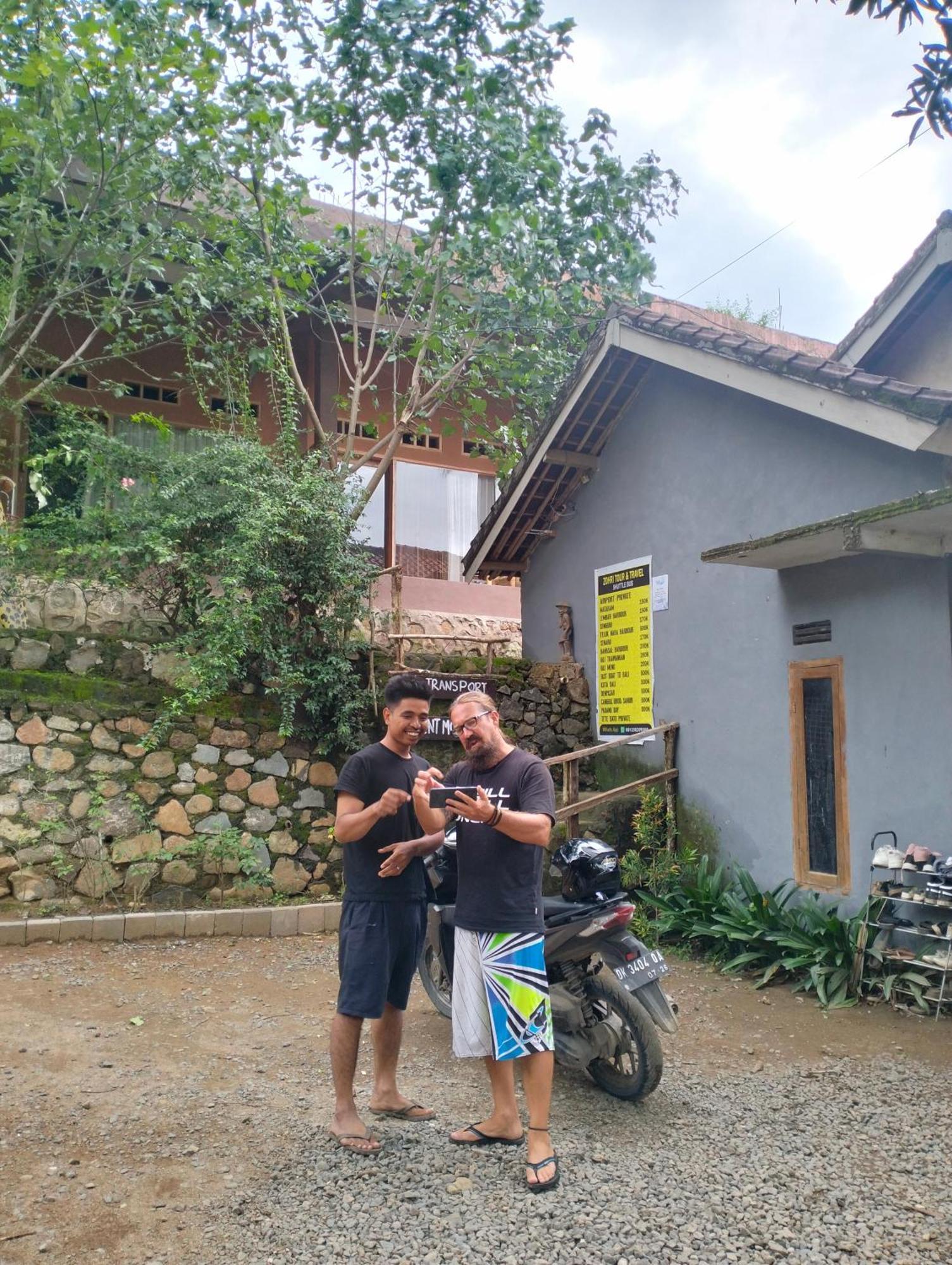 Fullmoon Homestay Kuta  Bagian luar foto